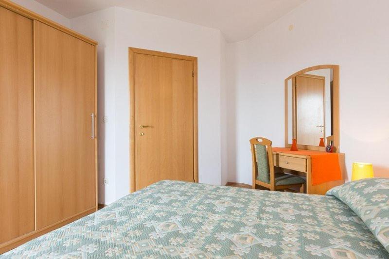 Marija F2 Apartment Крк Экстерьер фото